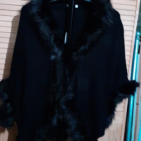 New poncho - Picture 2 of 8